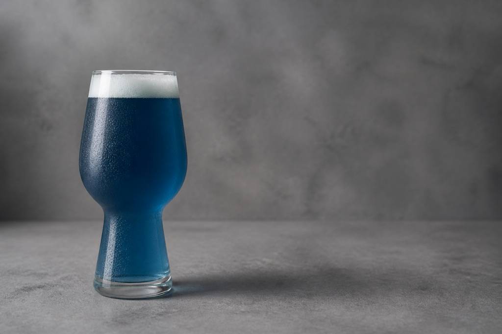 Bière bleu métal : origine, fabrication et conseils de dégustation